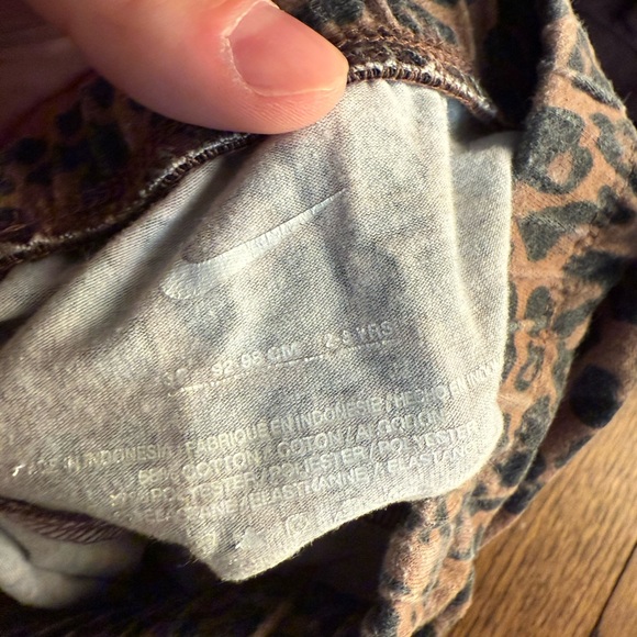 Nike Leopard Print Leggings - Picture 2 of 4